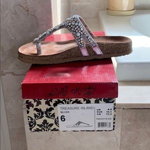 Naughty Monkey treasure island sandal